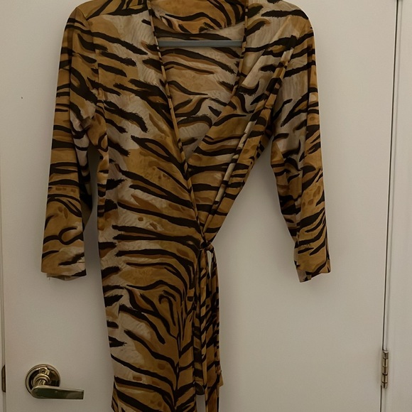 Tiger Print Wrap Top - Picture 2 of 4